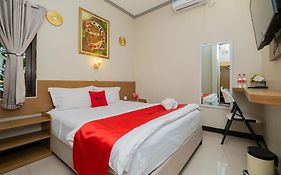 RedDoorz near Kampung Inggris Pare